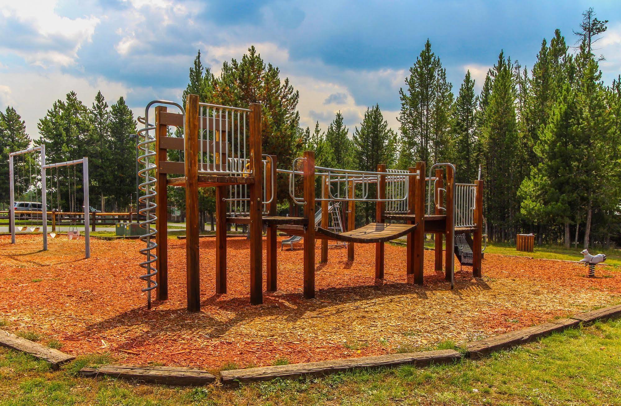 Resort Timbers At Island Park